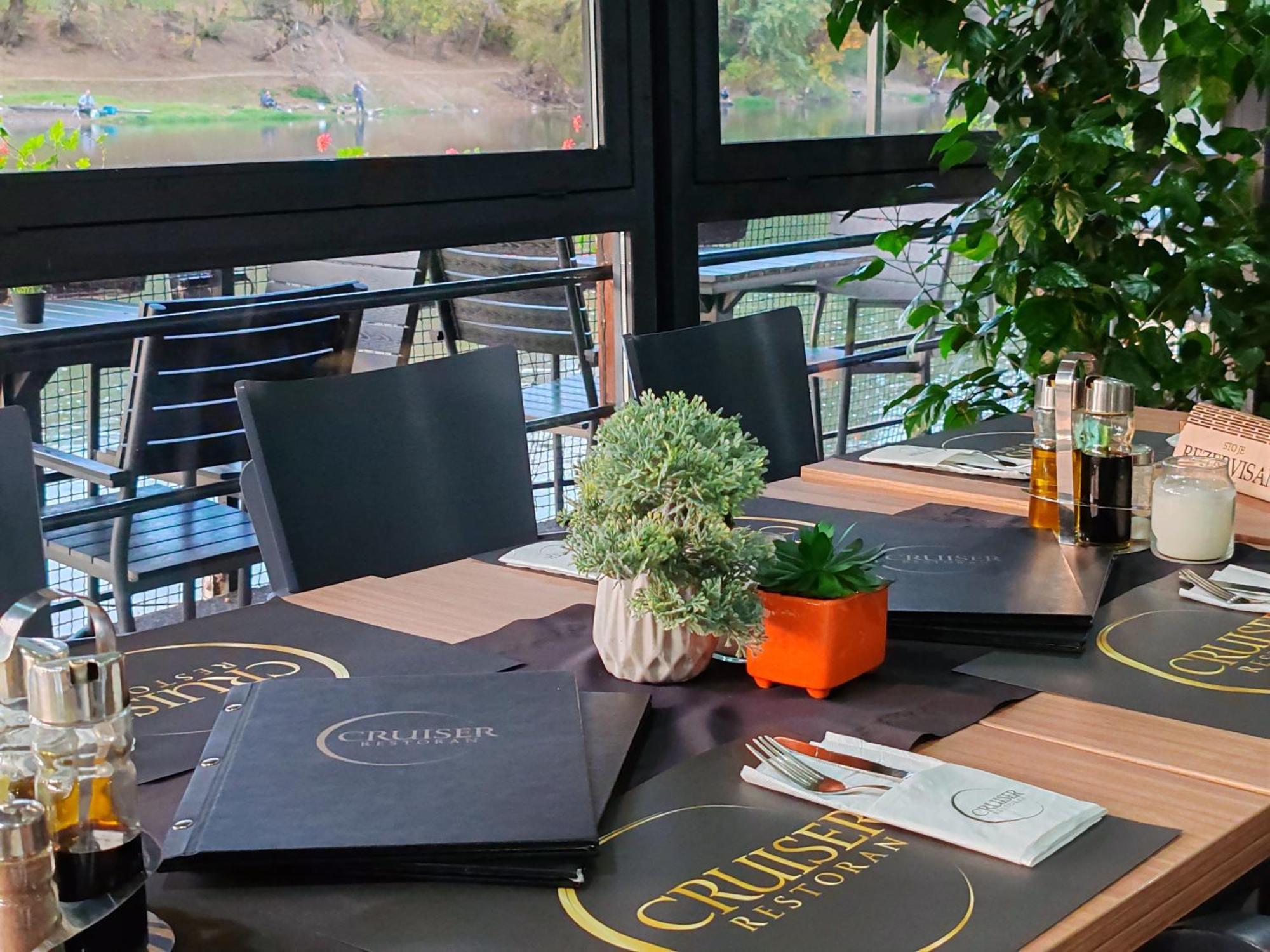 Cruiser Restoran Чуприя Экстерьер фото